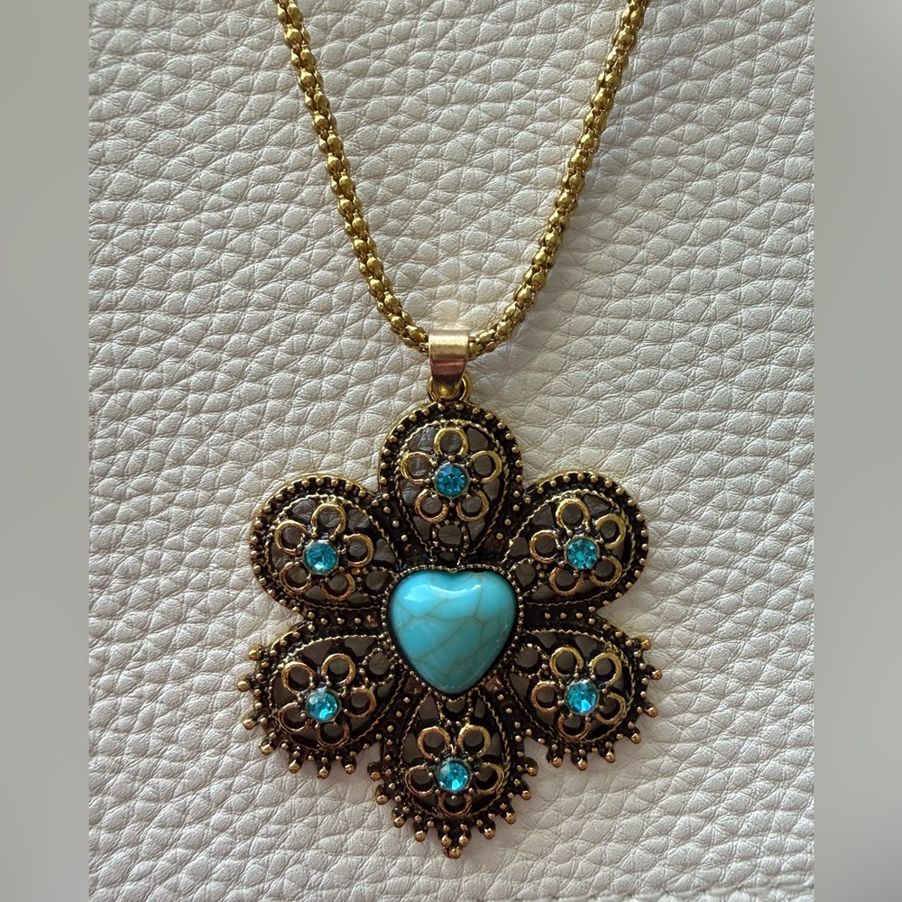Dream Plus Gold Tone Flower & Turquoise Heart Pendant Necklace NWT